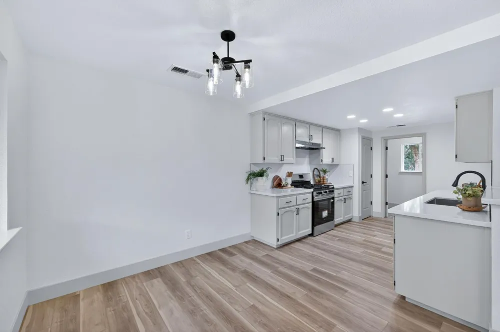 1418 Del Rey Avenue Sanger, CA 93657
