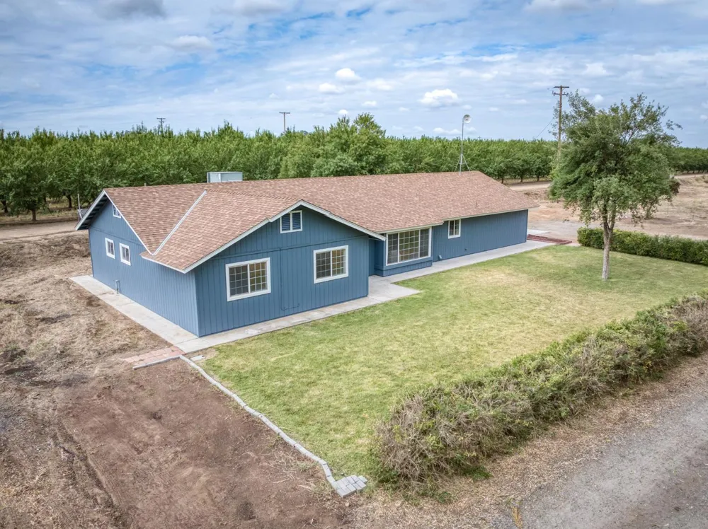 1418 Del Rey Avenue Sanger, CA 93657