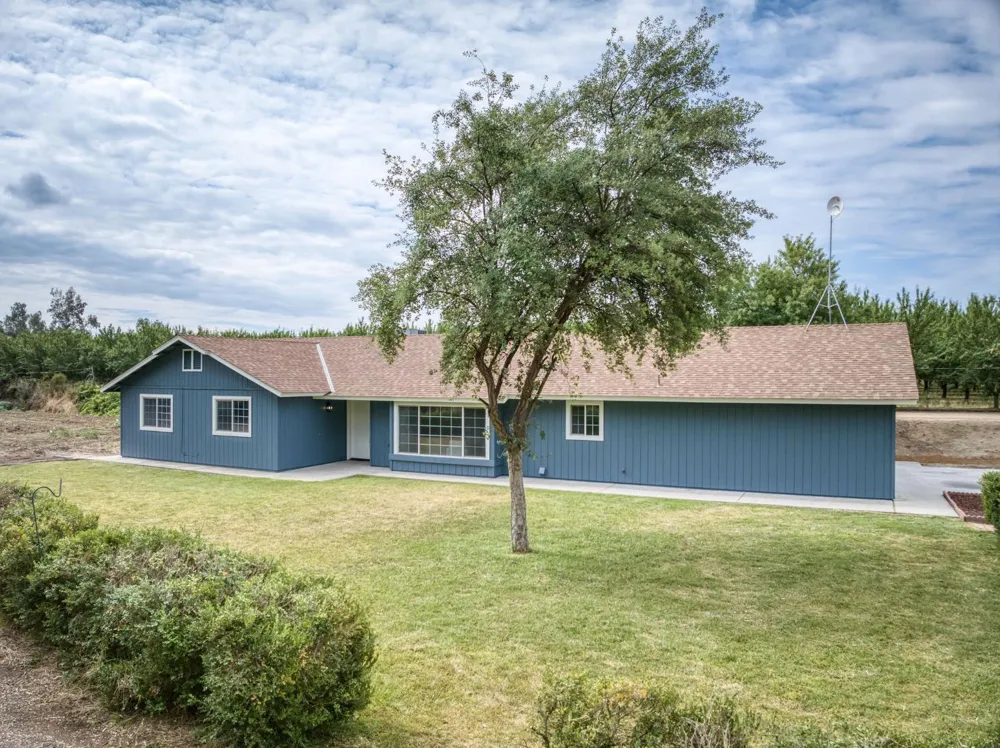 1418 Del Rey Avenue Sanger, CA 93657