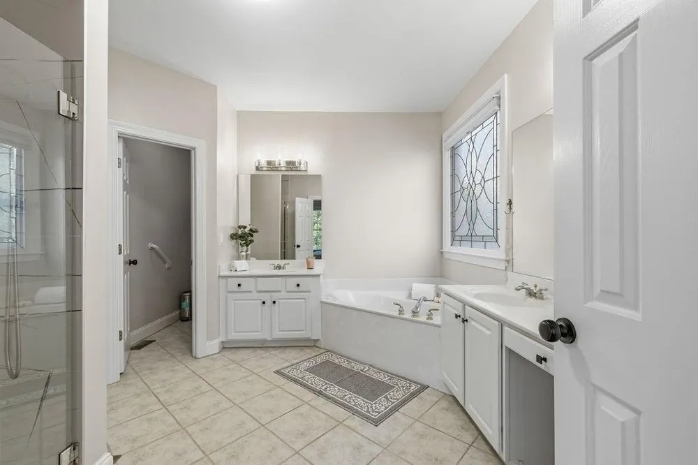1318 Village Terrace Court Dunwoody, GA 30338
