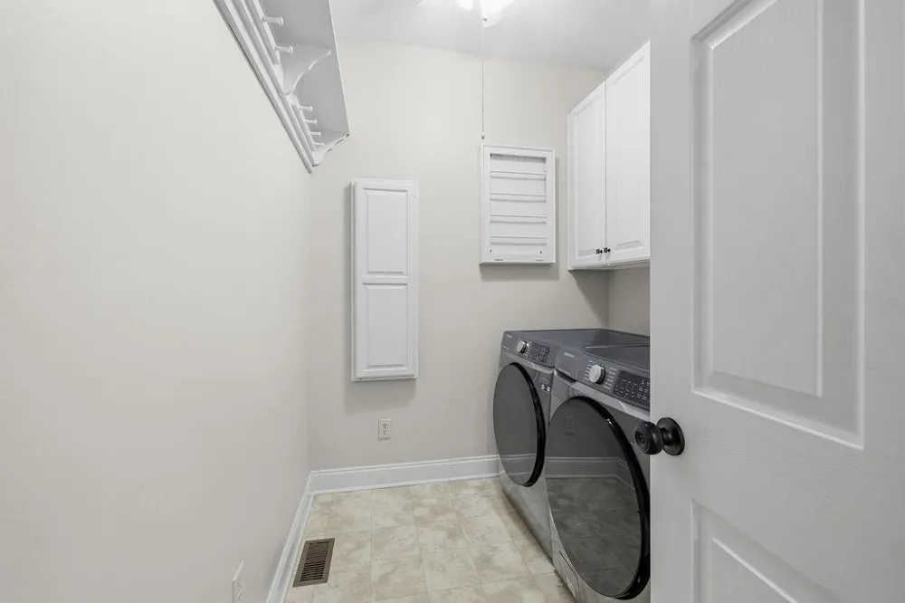 1318 Village Terrace Court Dunwoody, GA 30338