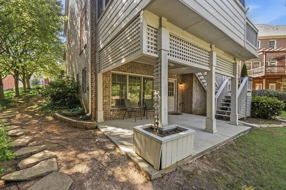 1318 Village Terrace Court Dunwoody, GA 30338