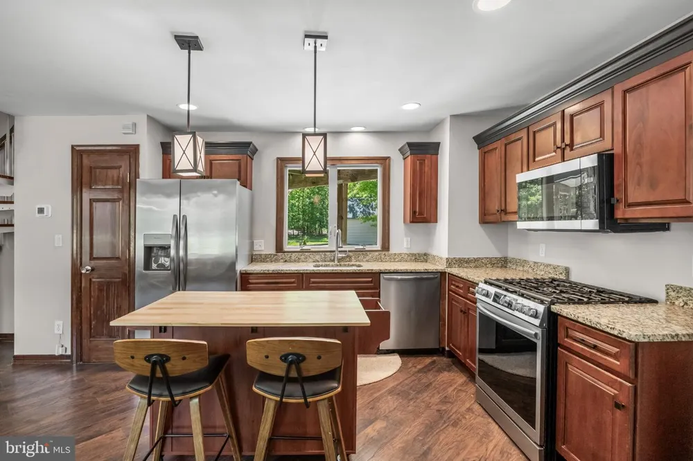 6330 ESTELLE AVENUE Mays Landing, NJ 08330
