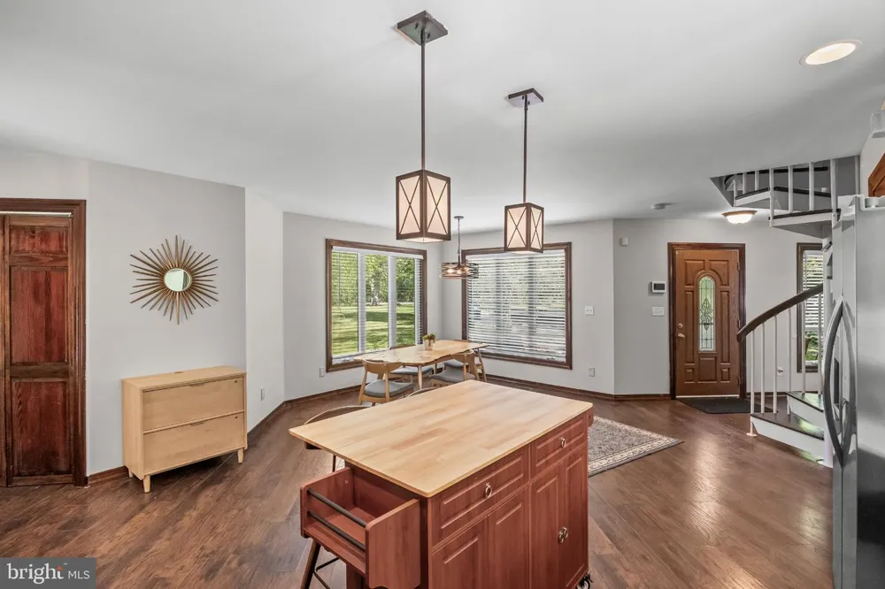6330 ESTELLE AVENUE Mays Landing, NJ 08330