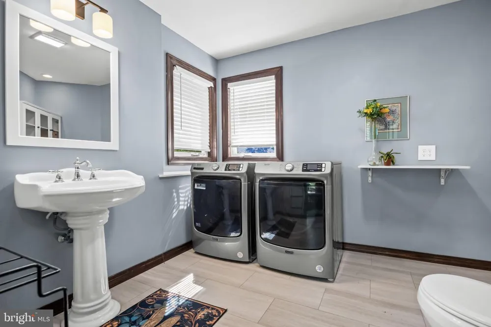 6330 ESTELLE AVENUE Mays Landing, NJ 08330