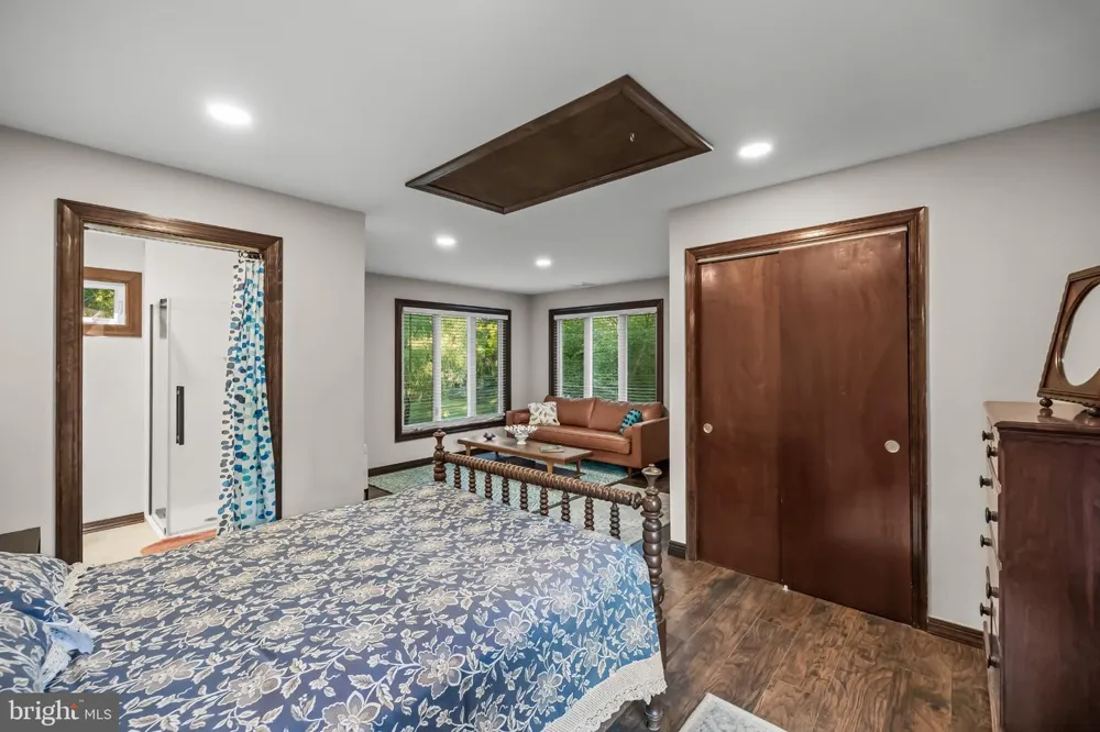 6330 ESTELLE AVENUE Mays Landing, NJ 08330