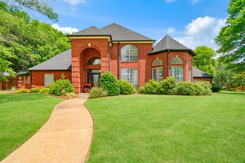 3035 Oak Creek Drive