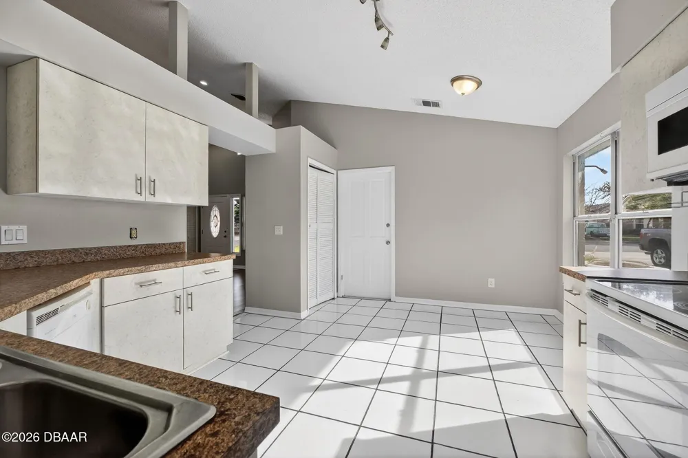 233 S Aberdeen Circle Sanford, FL 32773