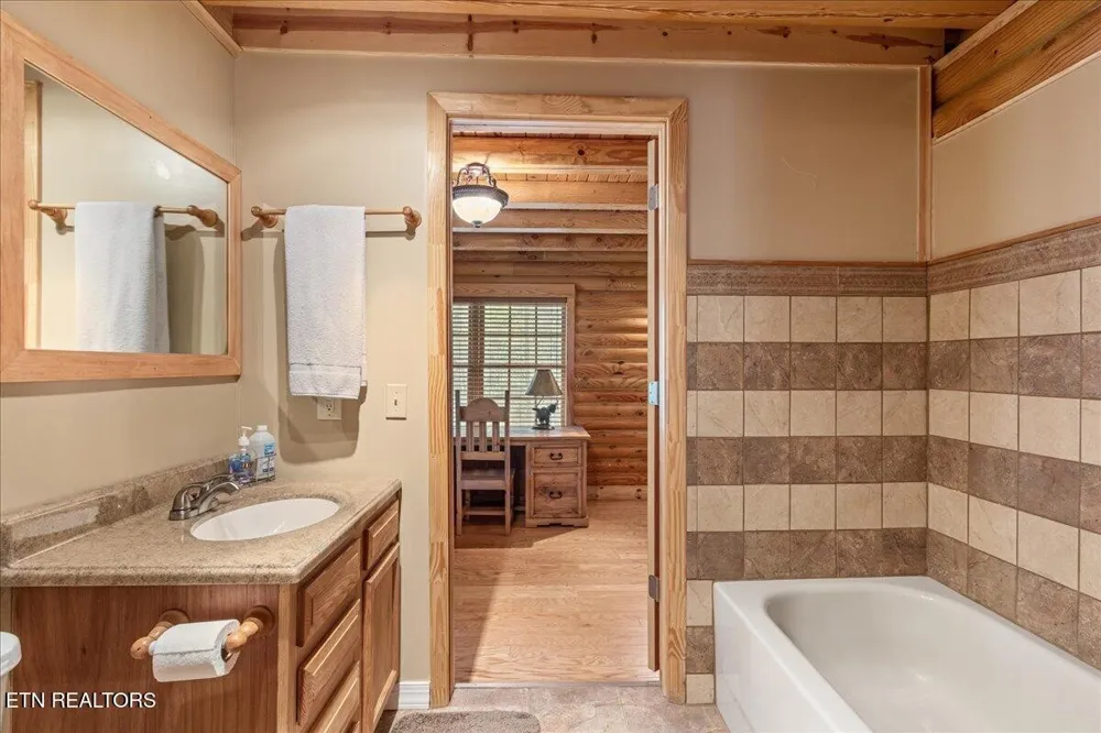 1736 Rafter Road Tellico Plains, TN 37385