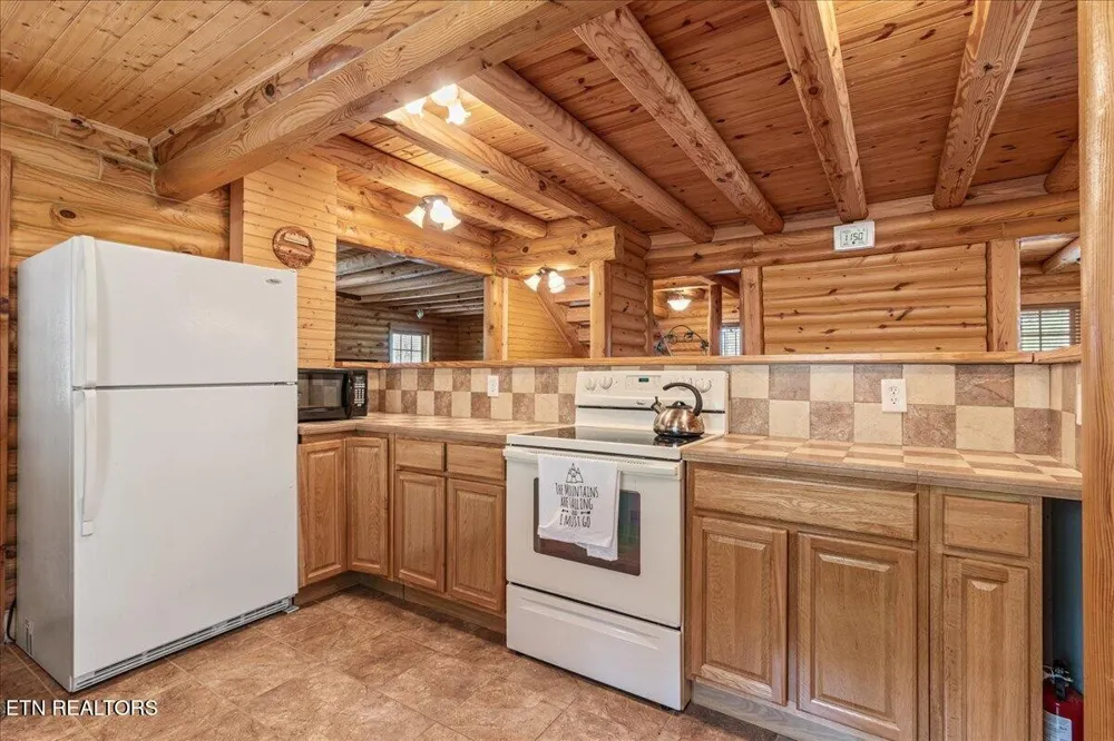 1736 Rafter Road Tellico Plains, TN 37385