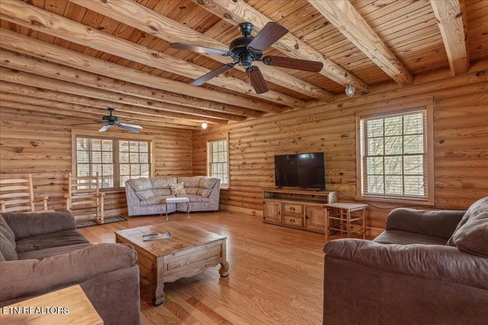 1736 Rafter Road Tellico Plains, TN 37385