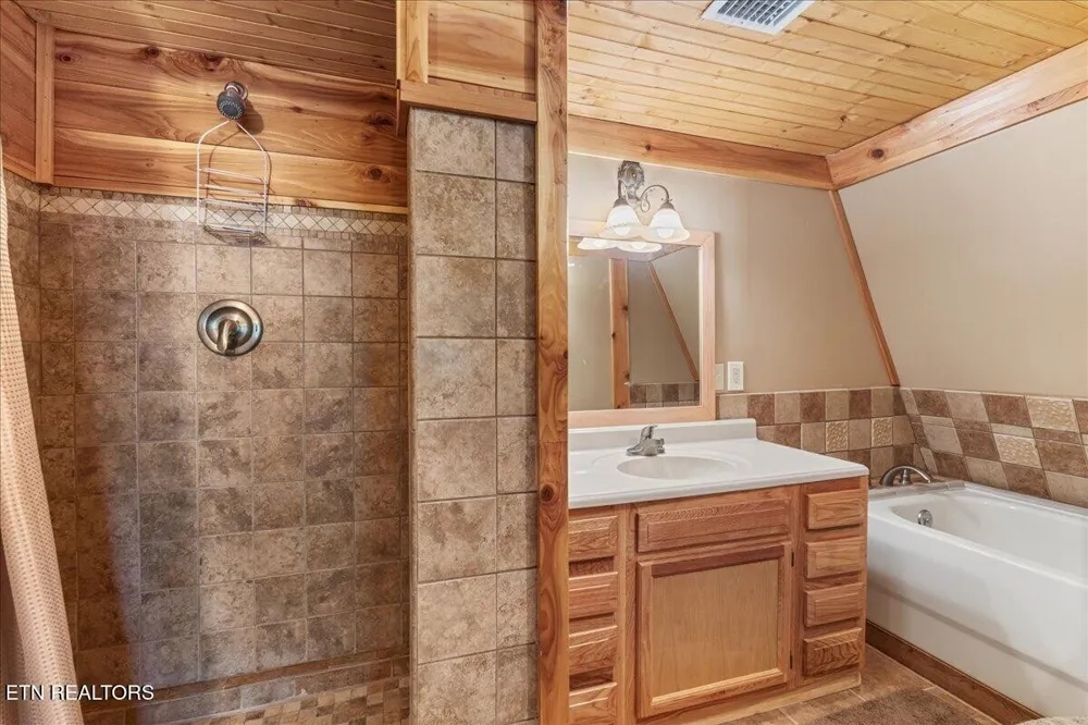 1736 Rafter Road Tellico Plains, TN 37385