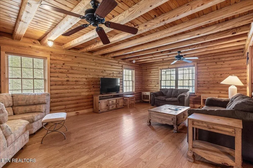 1736 Rafter Road Tellico Plains, TN 37385