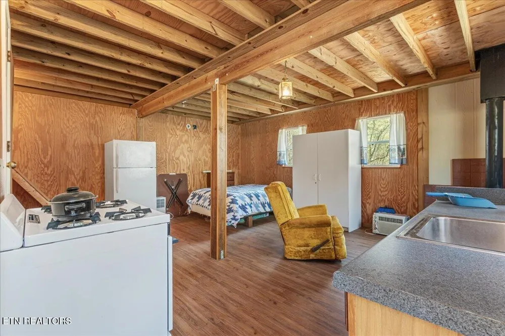 1736 Rafter Road Tellico Plains, TN 37385