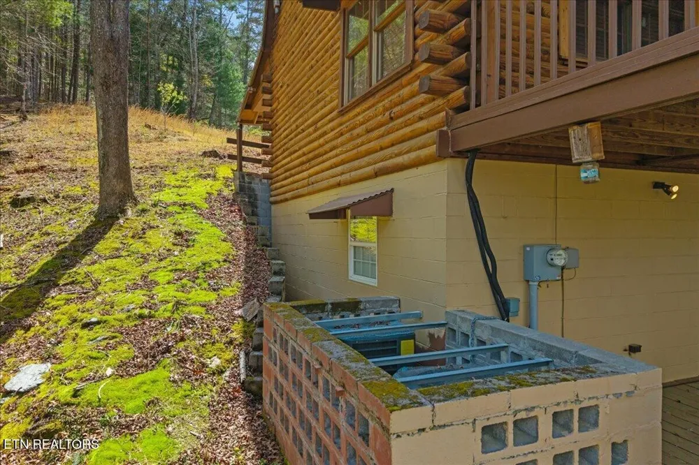 1736 Rafter Road Tellico Plains, TN 37385