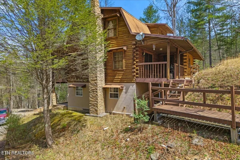 1736 Rafter Road Tellico Plains, TN 37385