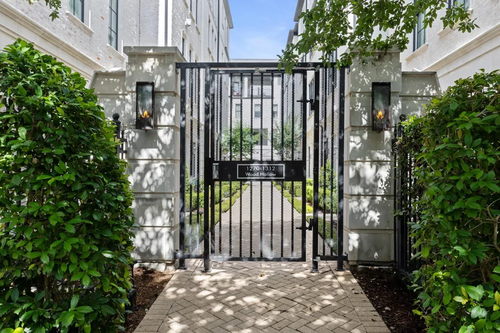 1270 Wood Hollow Drive Houston, TX 77057