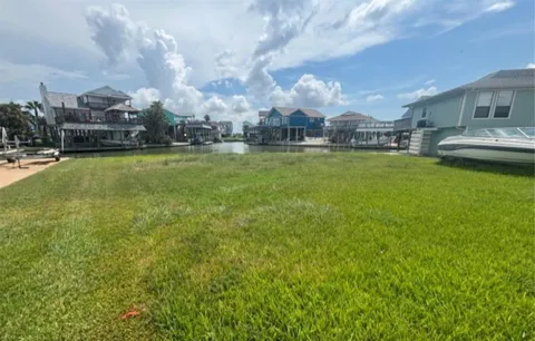 422 Tahiti Road
