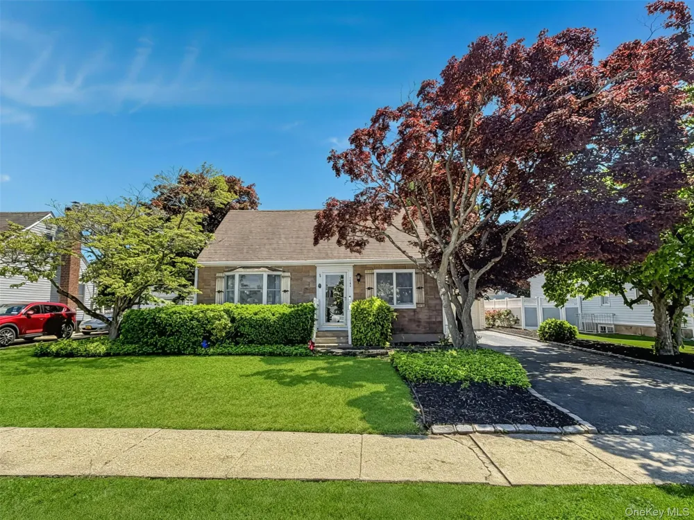 3584 Condor Road Levittown, NY 11756