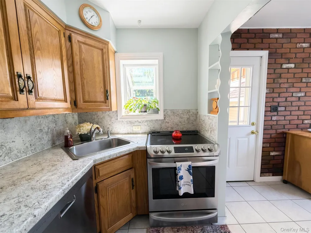 3584 Condor Road Levittown, NY 11756