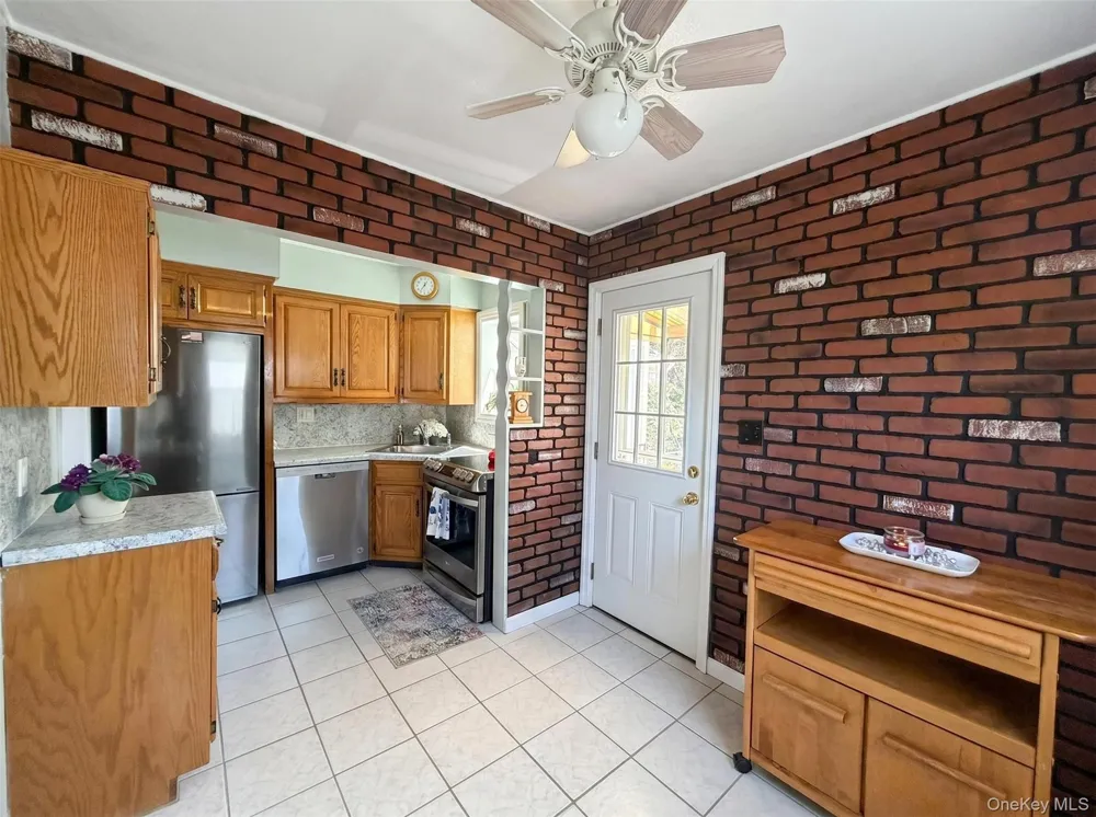 3584 Condor Road Levittown, NY 11756