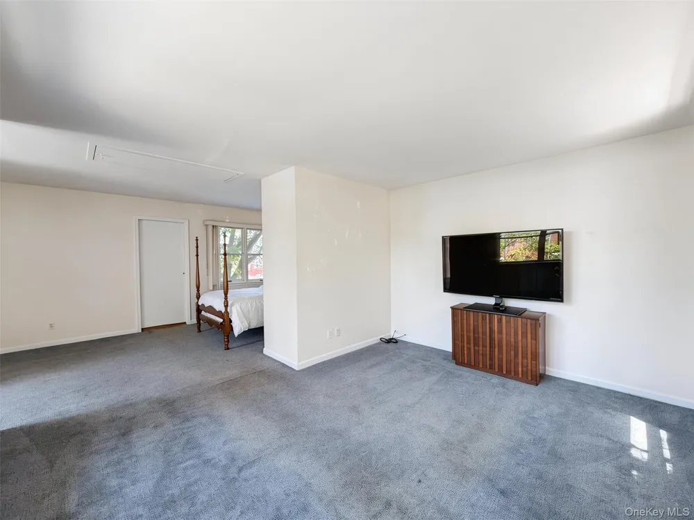 3584 Condor Road Levittown, NY 11756