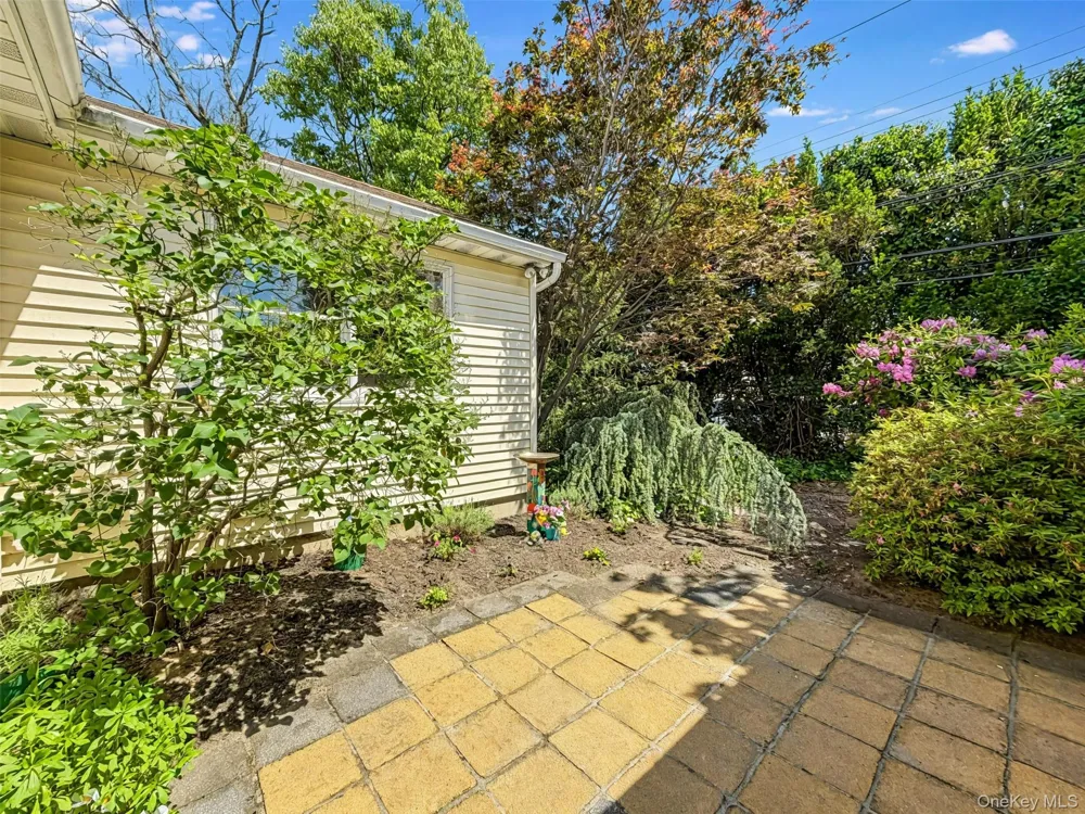 3584 Condor Road Levittown, NY 11756