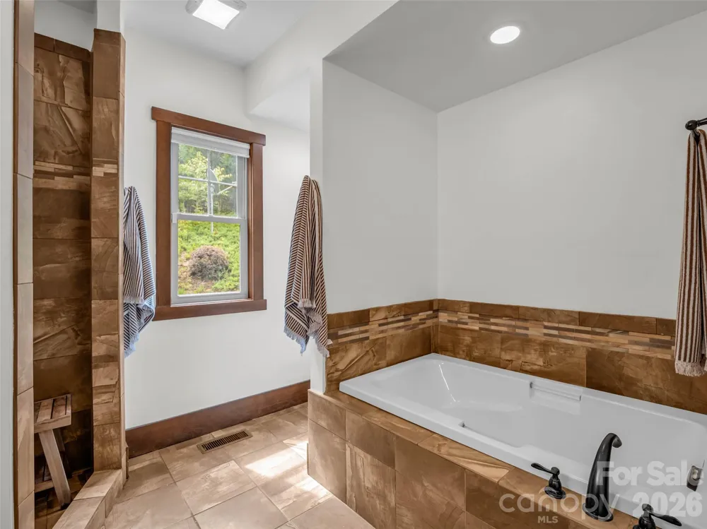 334 Willow Top Lane Lake Lure, NC 28746