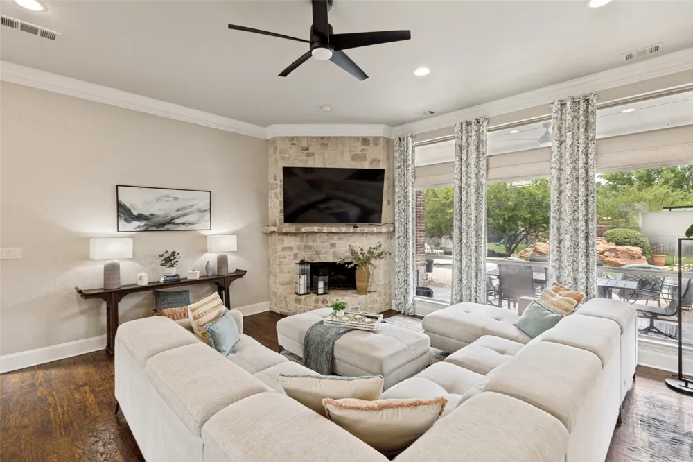 33 Lochleven Richardson, TX 75082