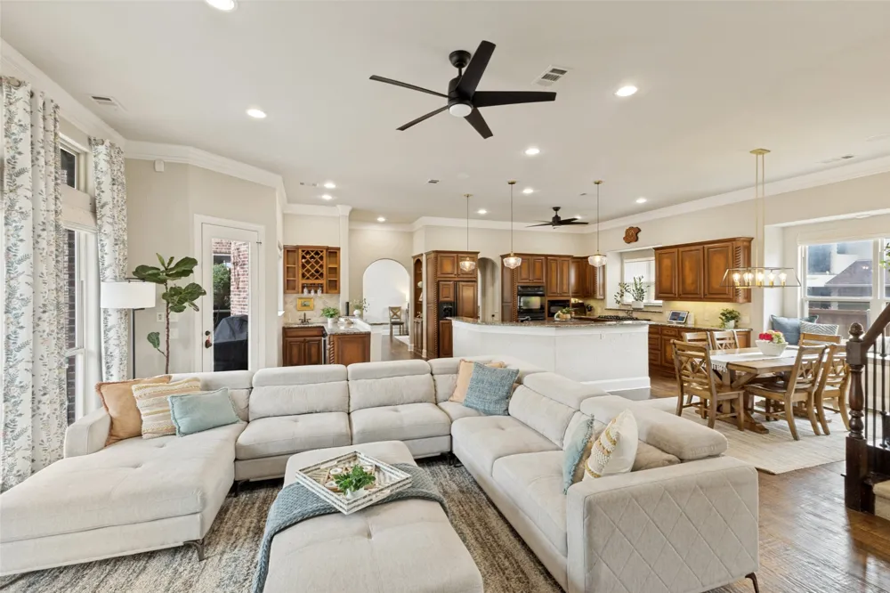 33 Lochleven Richardson, TX 75082