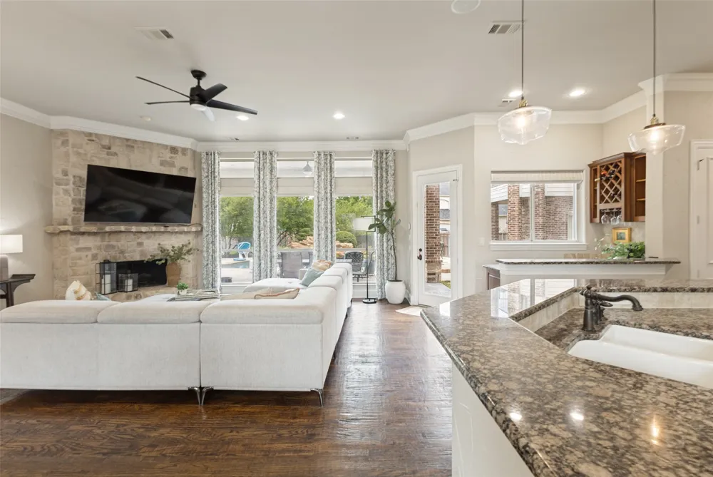 33 Lochleven Richardson, TX 75082