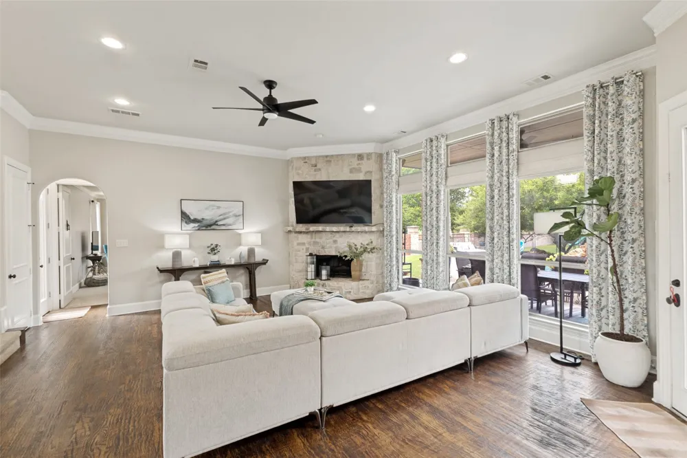 33 Lochleven Richardson, TX 75082