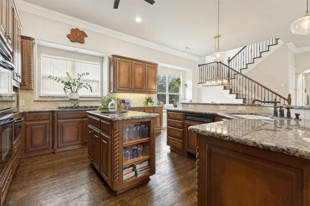 33 Lochleven Richardson, TX 75082