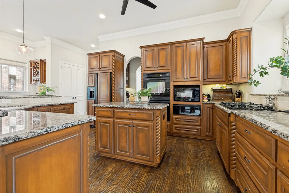 33 Lochleven Richardson, TX 75082