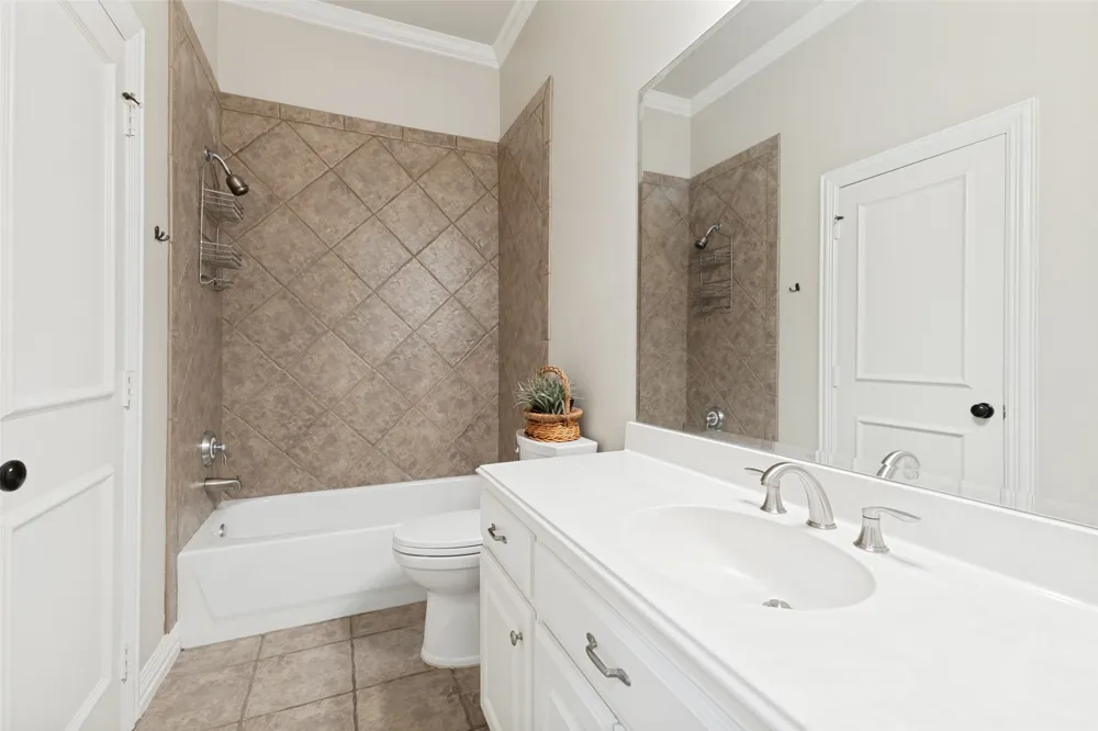 33 Lochleven Richardson, TX 75082
