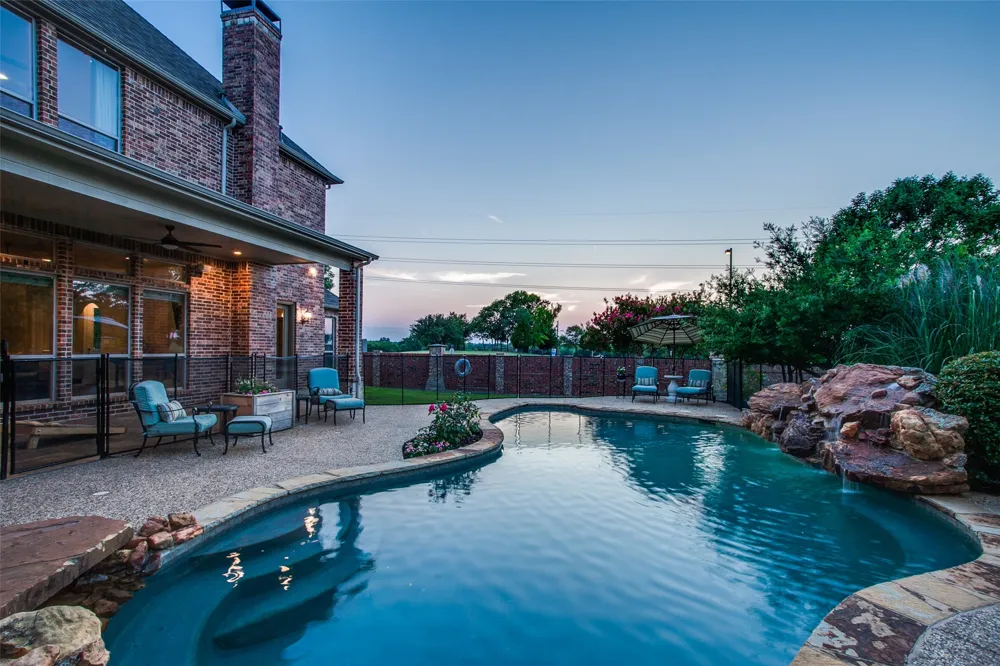 33 Lochleven Richardson, TX 75082