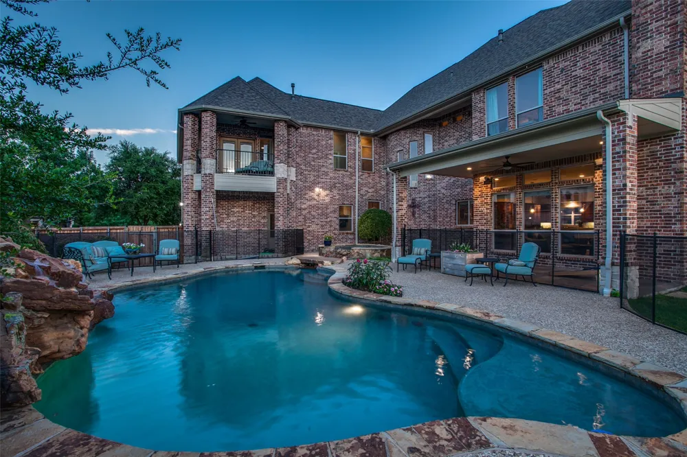 33 Lochleven Richardson, TX 75082