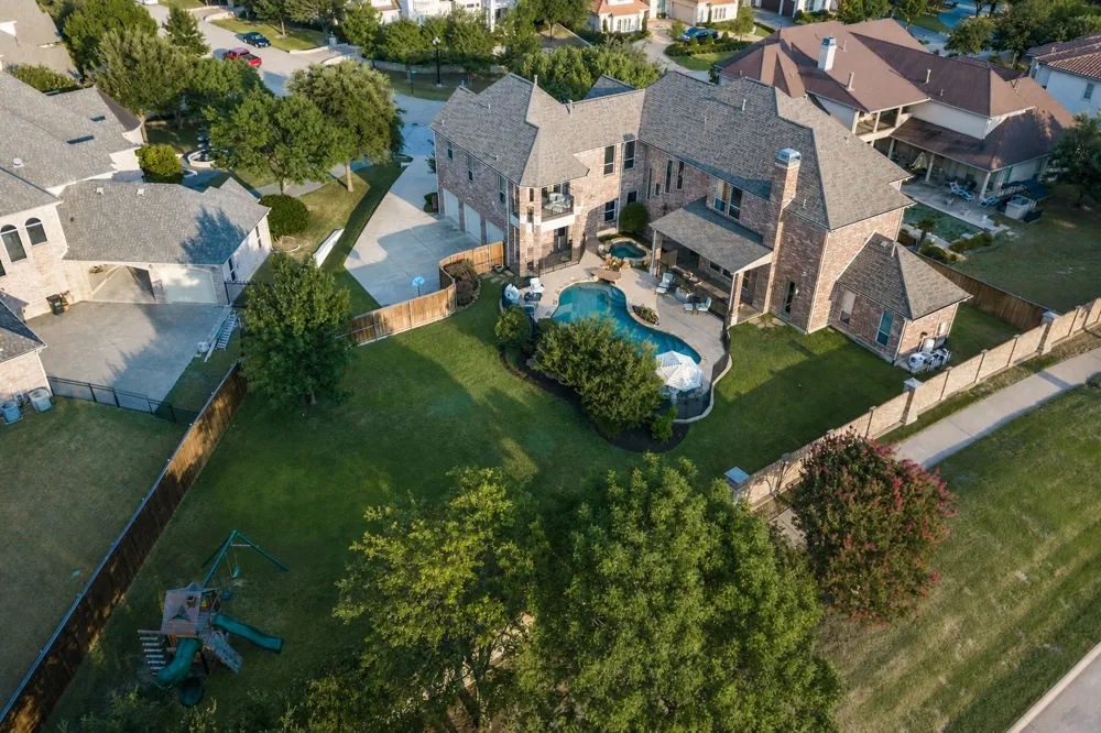 33 Lochleven Richardson, TX 75082