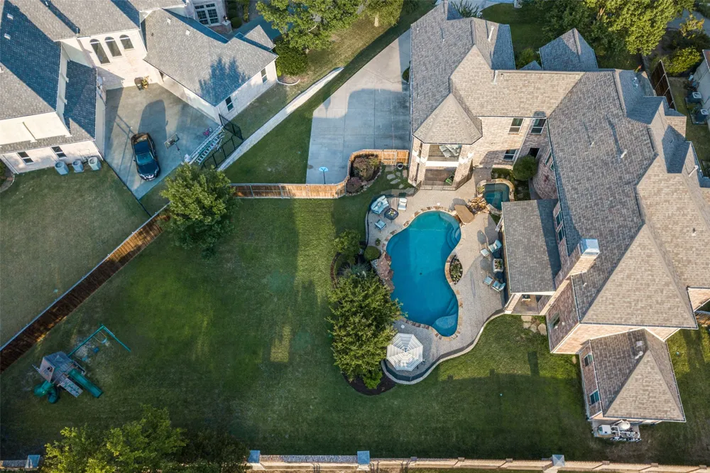 33 Lochleven Richardson, TX 75082