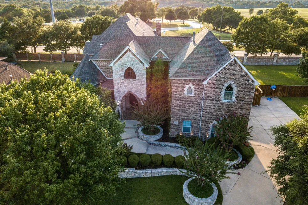 33 Lochleven Richardson, TX 75082