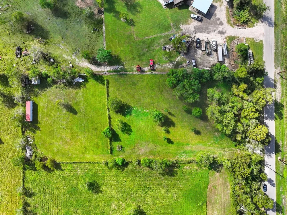 11715 County Road 48 Rosharon, TX 77583