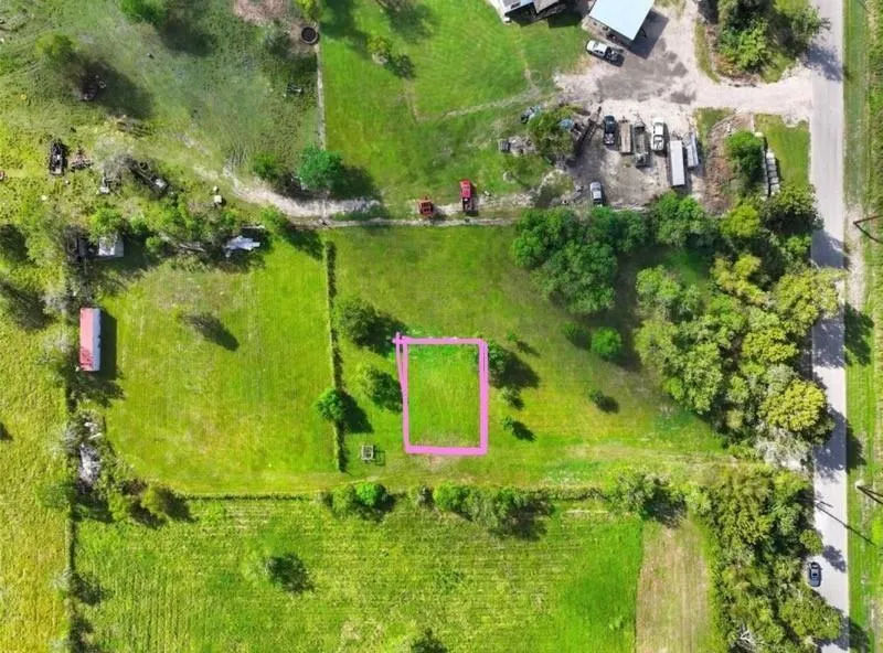 11715 County Road 48 Rosharon, TX 77583