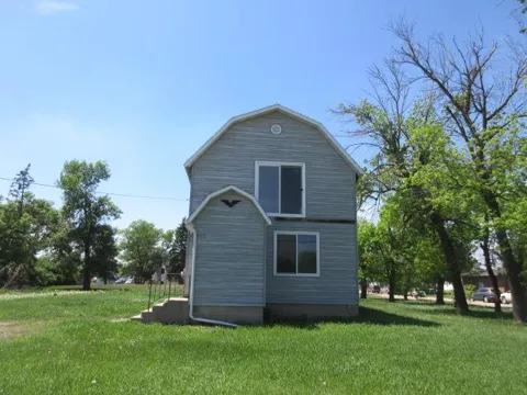 203 4th Street SW