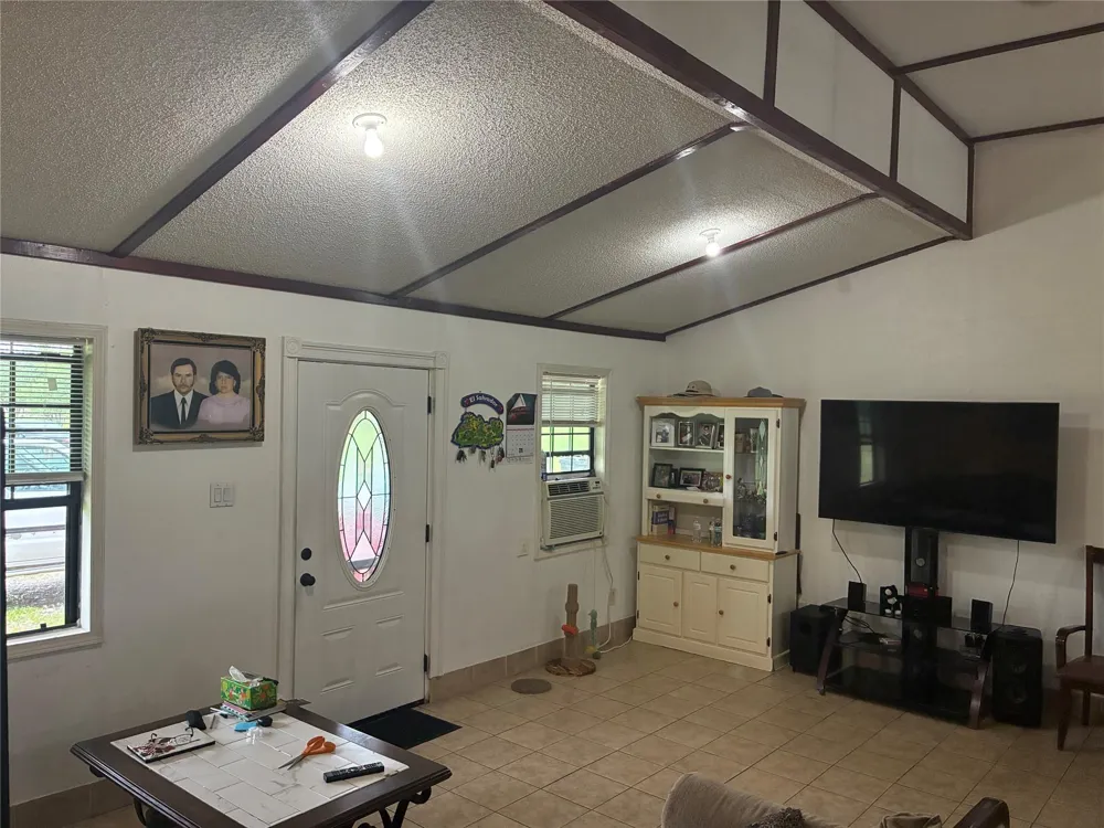 1904 Dodge Lane Wallis, TX 77485