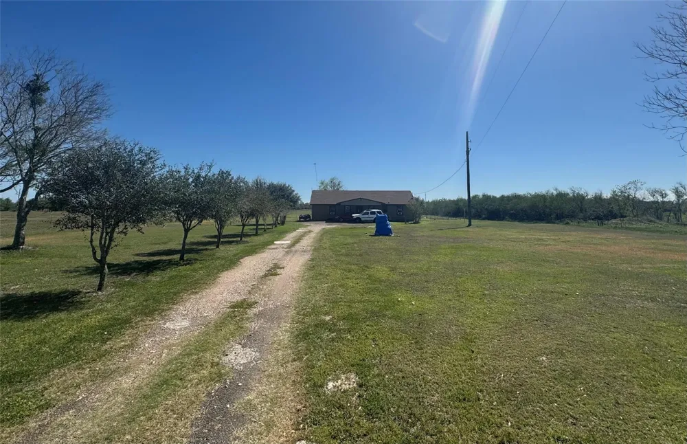 1904 Dodge Lane Wallis, TX 77485