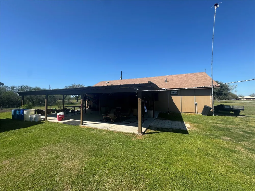 1904 Dodge Lane Wallis, TX 77485