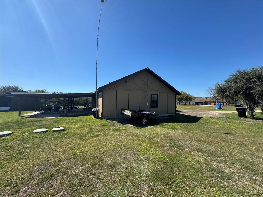 1904 Dodge Lane Wallis, TX 77485