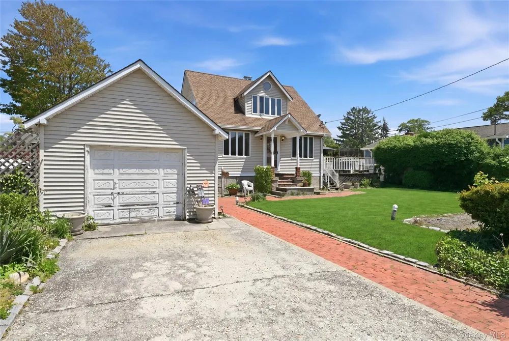 418 Myrtle Avenue West Islip, NY 11795