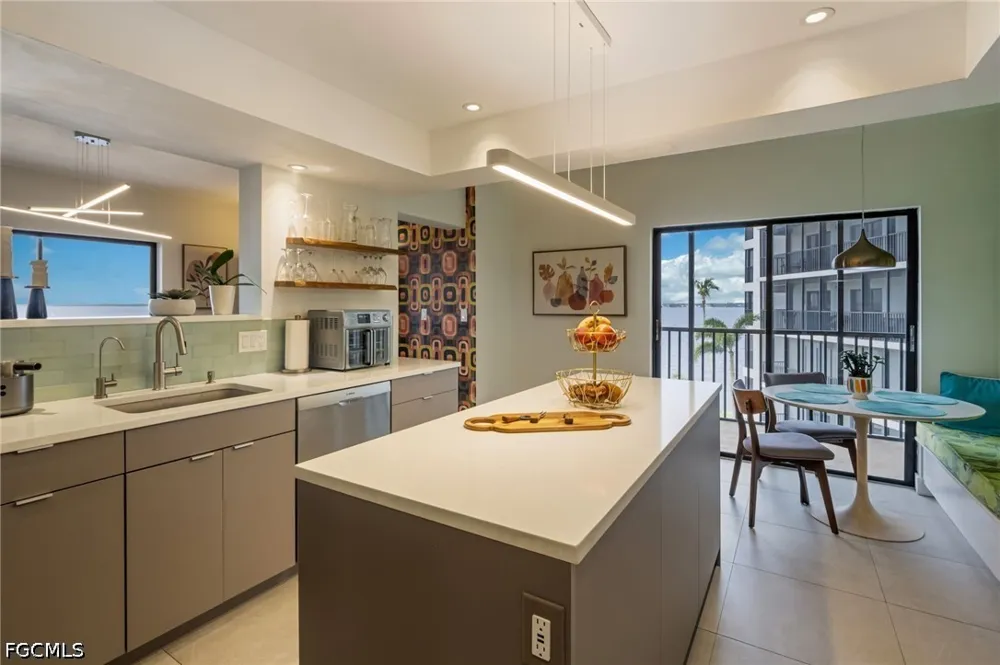 Virginia Avenue #403 Fort Myers, FL 33901