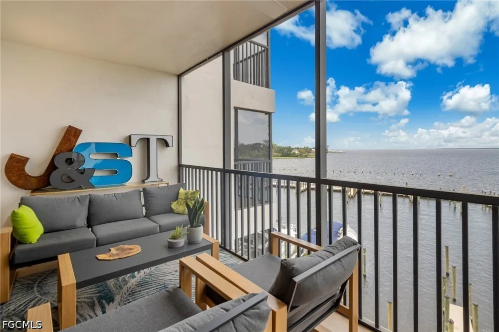 Virginia Avenue #403 Fort Myers, FL 33901